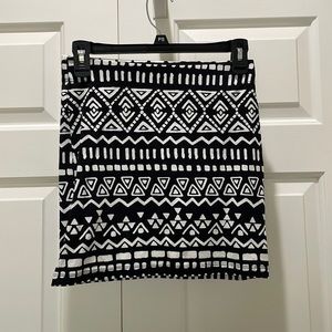 Geometric pattern black bodycon skirt